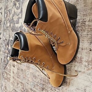 Womens boots